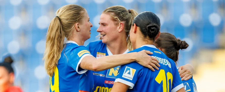 Torjubel Matvakova, Ebert, Aaagaard (Bild: Raimund Nics)
