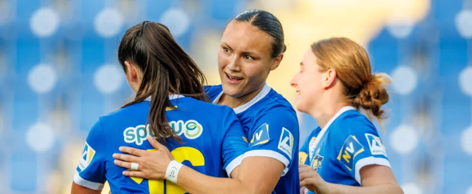 Alma Aagaard Torjubel mit Fanni Nagy (Bild: Raimund Nics)