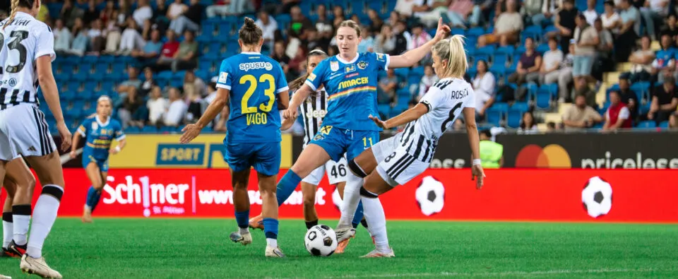 Magdalena Rukavina im Zweikampf (Bild: SKN)