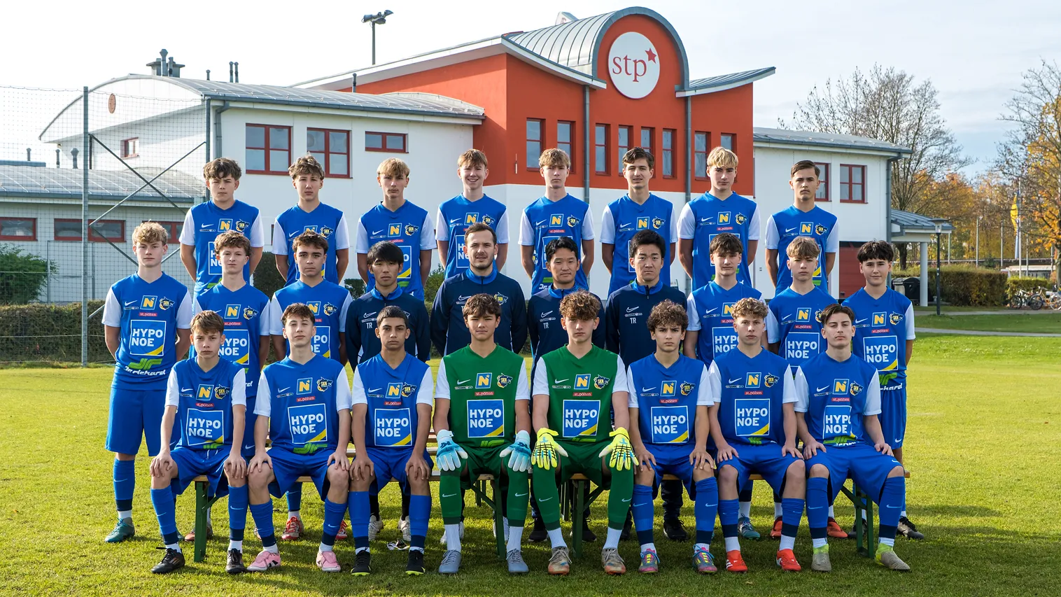 U16