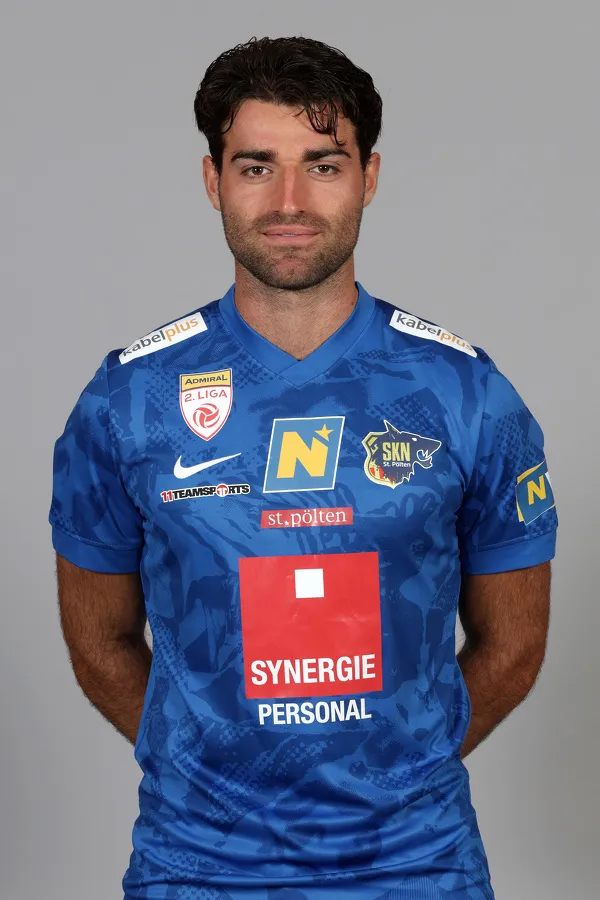 SOCCER 2. Liga, St.Poelten, team photo shoot