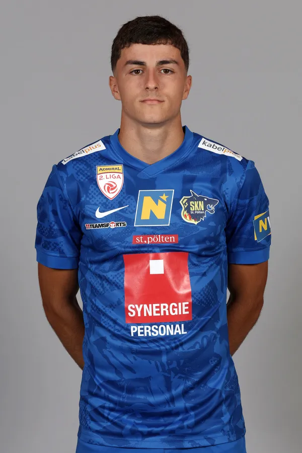 SOCCER 2. Liga, St.Poelten, team photo shoot