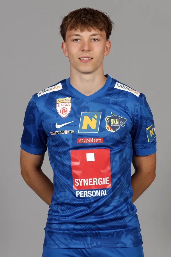 SOCCER 2. Liga, St.Poelten, team photo shoot