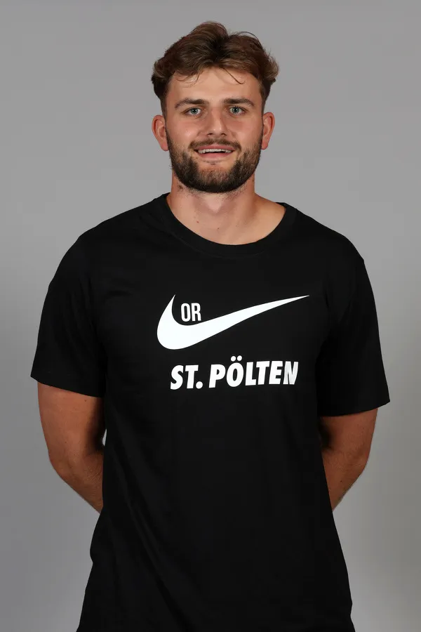 SOCCER 2. Liga, St.Poelten, team photo shoot