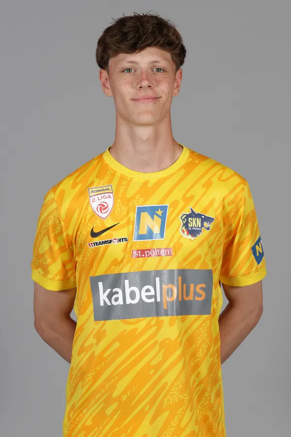 SOCCER 2. Liga, St.Poelten, team photo shoot