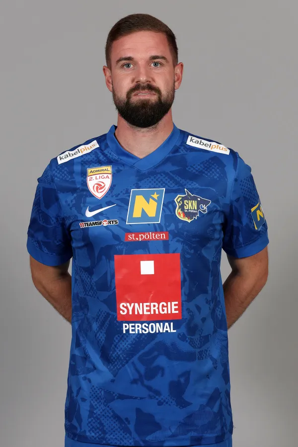 SOCCER 2. Liga, St.Poelten, team photo shoot
